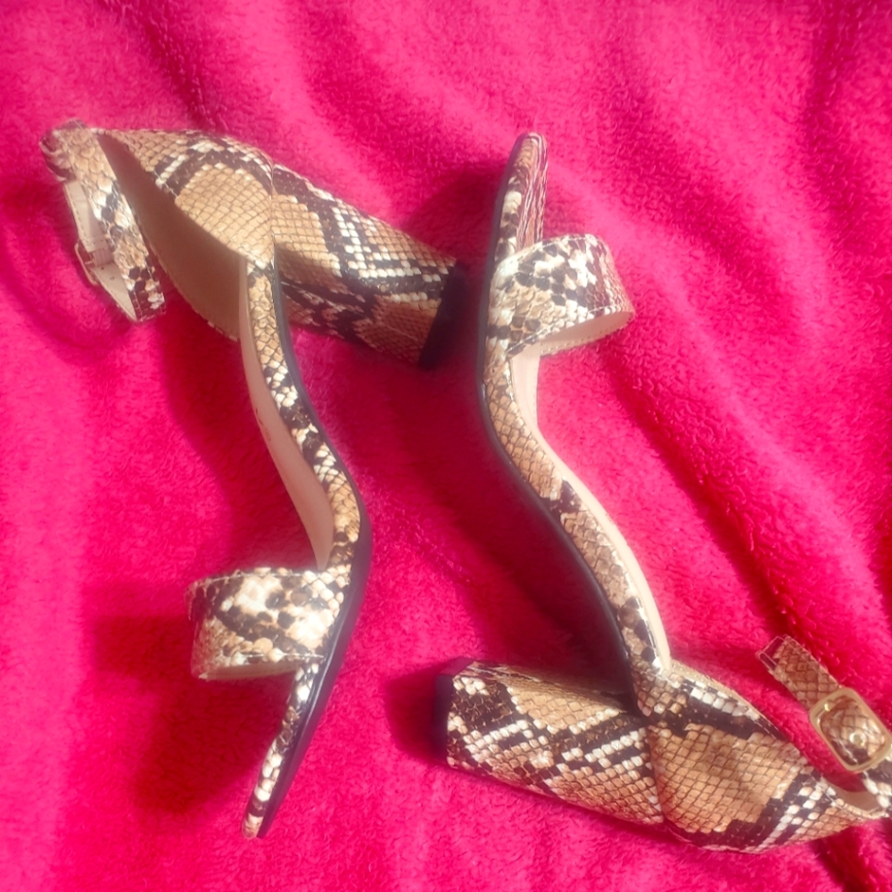 Sz 6 Allegra K Snakeskin Sandal.